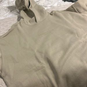 Small Essential Relaxed Hoodie